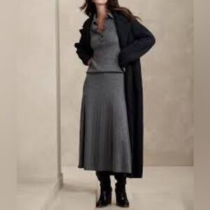 Banana Republic Gray Ribbed Polo sweater, Md EUC